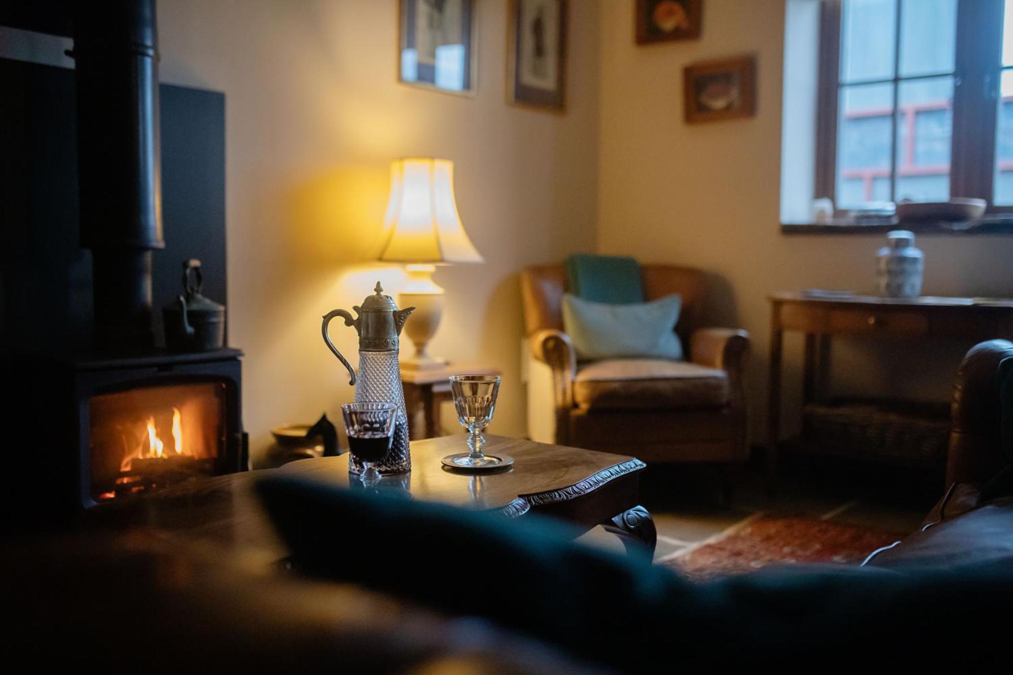 Charming Country Cottage With Outdoor Bath And Historic Setting, Brecon Beacons Retreat Llangadog Exterior photo