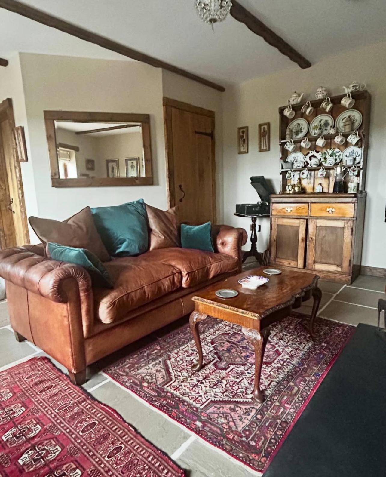 Charming Country Cottage With Outdoor Bath And Historic Setting, Brecon Beacons Retreat Llangadog Exterior photo