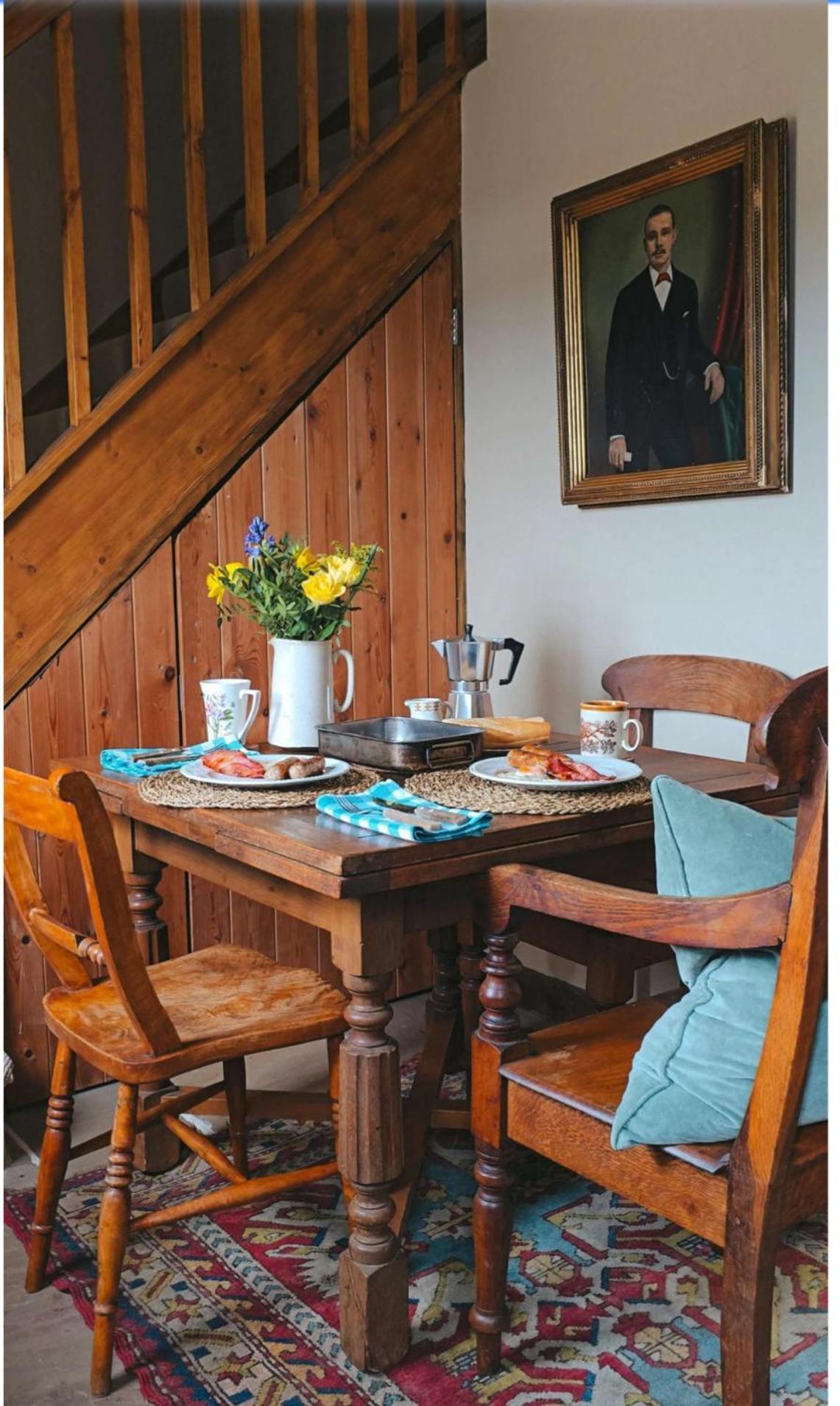 Charming Country Cottage With Outdoor Bath And Historic Setting, Brecon Beacons Retreat Llangadog Exterior photo